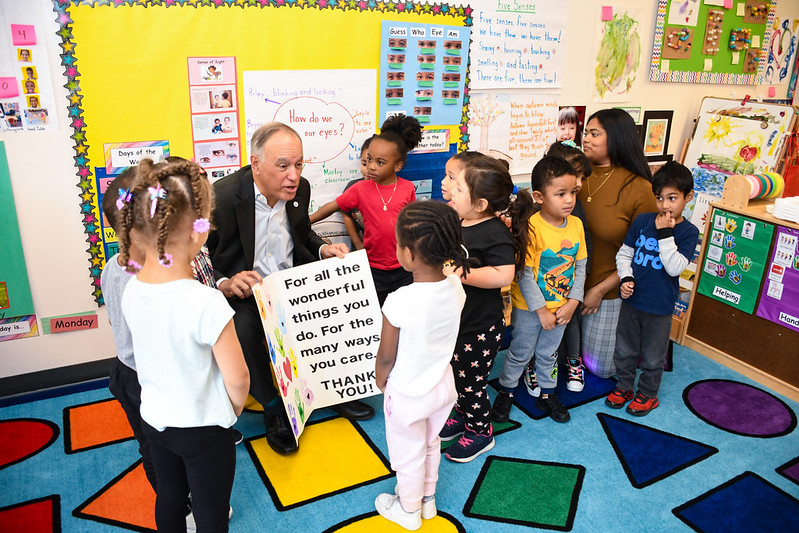 Chancellor Dr. Félix Matos Rodríguez with students